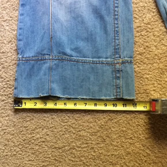 Arden B Distressed Cropped Jeans - Picture 5 of 9